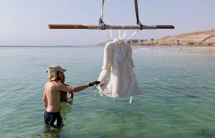 Picture 6 of Soak a Dead Sea shirt for 2 years and stunned the end