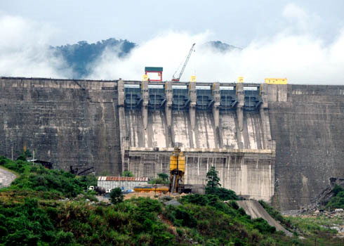 Picture 2 of Song Tranh hydroelectricity 2 has many cracks