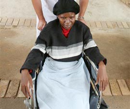 Picture 1 of South Africa: Life expectancy has decreased by 13 years due to HIV / AIDS