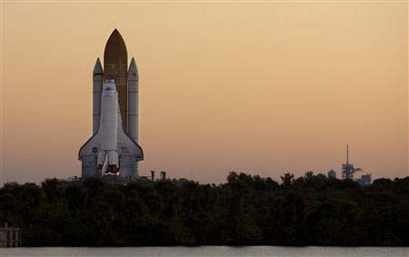 Picture 5 of Space shuttle Atlantis into the launch pad