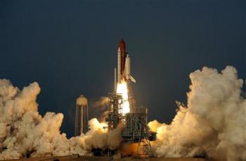 Picture 3 of Space shuttle Endeavor hit the road
