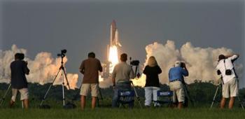 Picture 5 of Space shuttle Endeavor hit the road