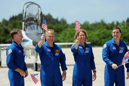 Picture 2 of Space shuttle is about to launch into history