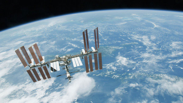Picture 2 of Space station increased to receive Soyuz train
