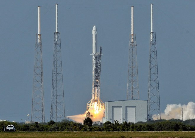Picture 1 of SpaceX first successfully landed the Falcon 9 boosters at sea
