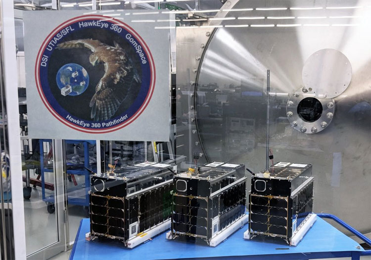 Picture 2 of SpaceX is about to launch 71 satellites to detect pirates