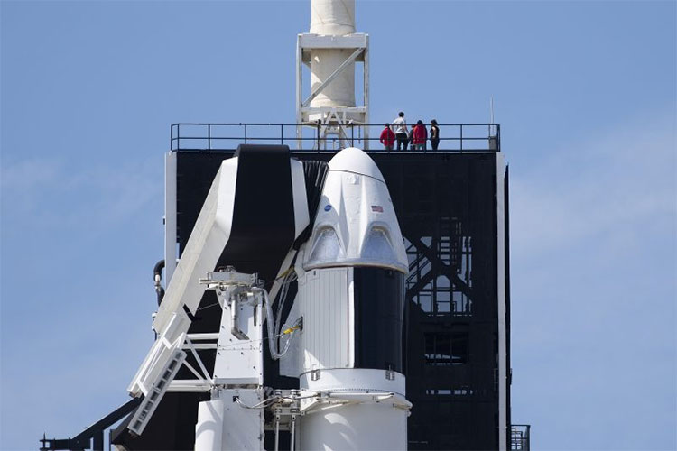 Picture 1 of SpaceX launched 60 satellites that provided high-speed Internet for the entire world