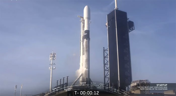 Picture 1 of SpaceX launches the 6th Starlink satellite batch