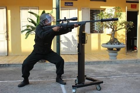 Picture 6 of Special guns of Vietnamese police