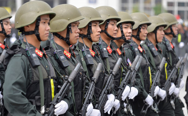 Picture 7 of Special guns of Vietnamese police