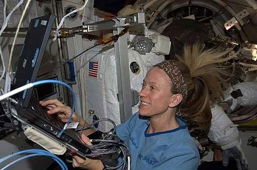 Picture 5 of Special people are working on the universe