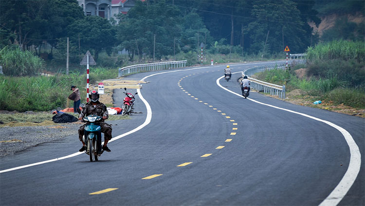 Picture 13 of Spectacular scenery on the road of VND 2,700 billion connecting Hanoi - Hoa Binh