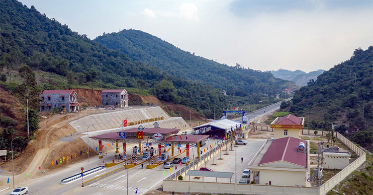 Picture 9 of Spectacular scenery on the road of VND 2,700 billion connecting Hanoi - Hoa Binh