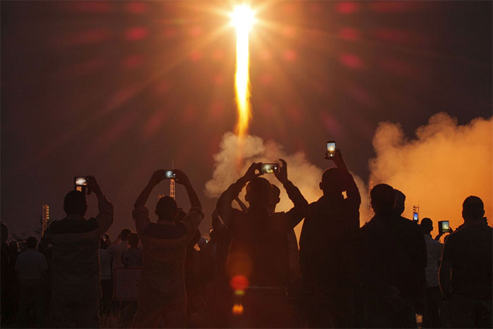 Picture 9 of Spectacular scenery when Russian spacecraft are launched on ISS