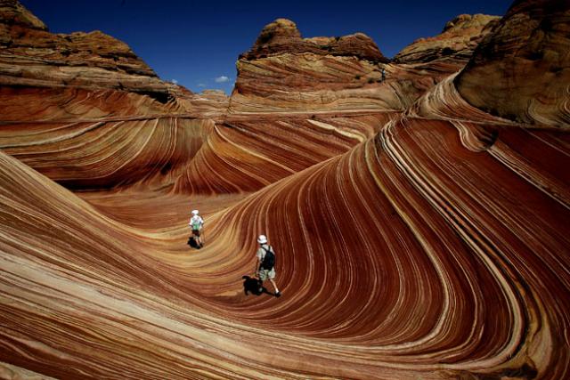 Picture 11 of Spectacular waves on the rocky mountains