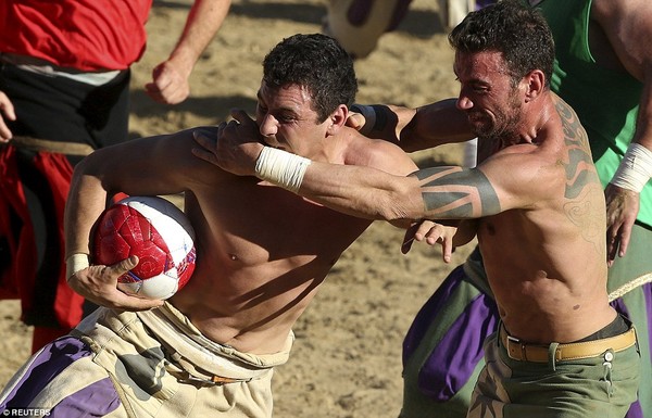 Sports history 'The most punched kick' in the world images 4