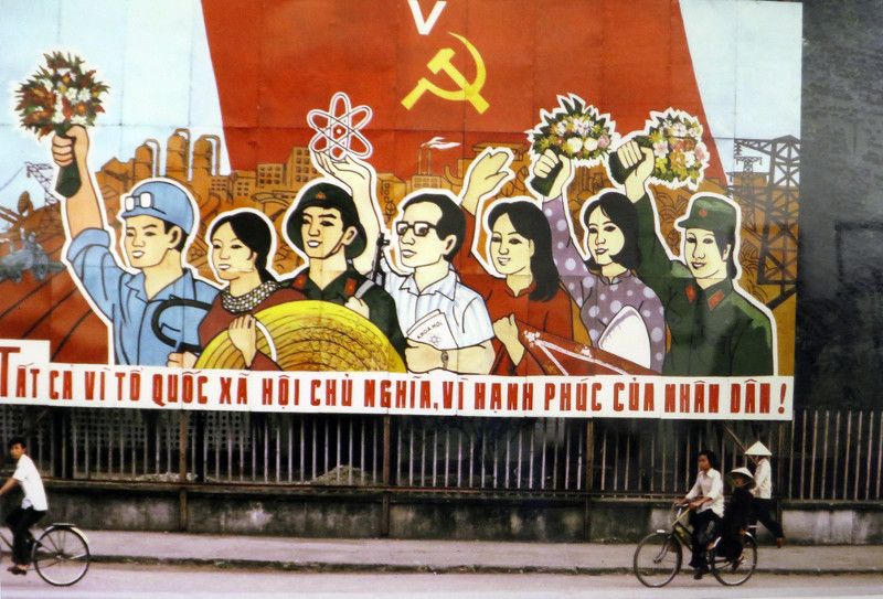 Picture 11 of Stake of sidewalk in Vietnam in the 1980s (Part 2)