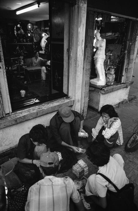 Picture 6 of Stake of sidewalk in Vietnam in the 1980s (Part 2)