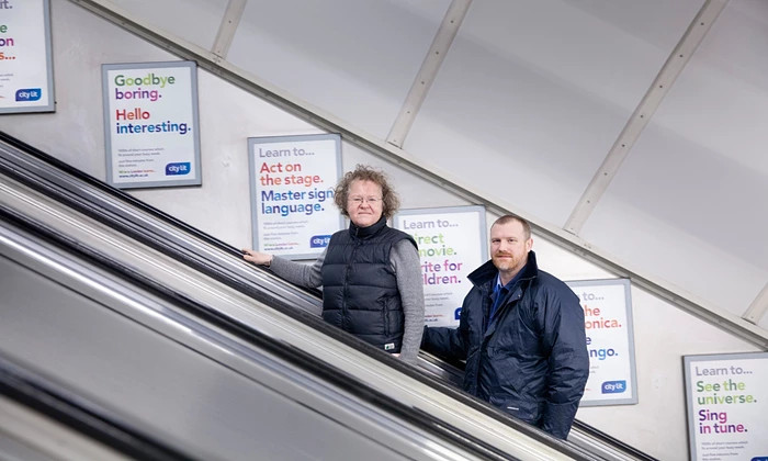 Picture 3 of Standing still will make people move faster than escalating escalators