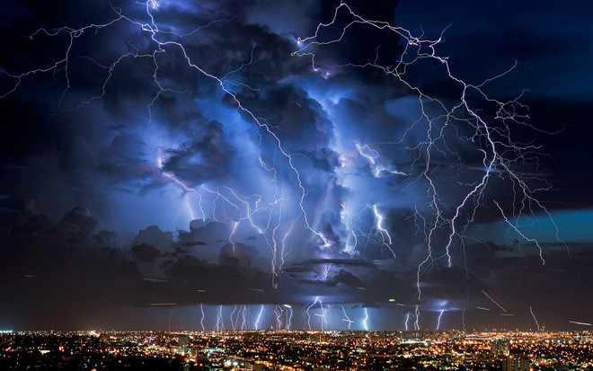Picture 1 of Startled 'security' to control the weather, causing natural disasters in China?