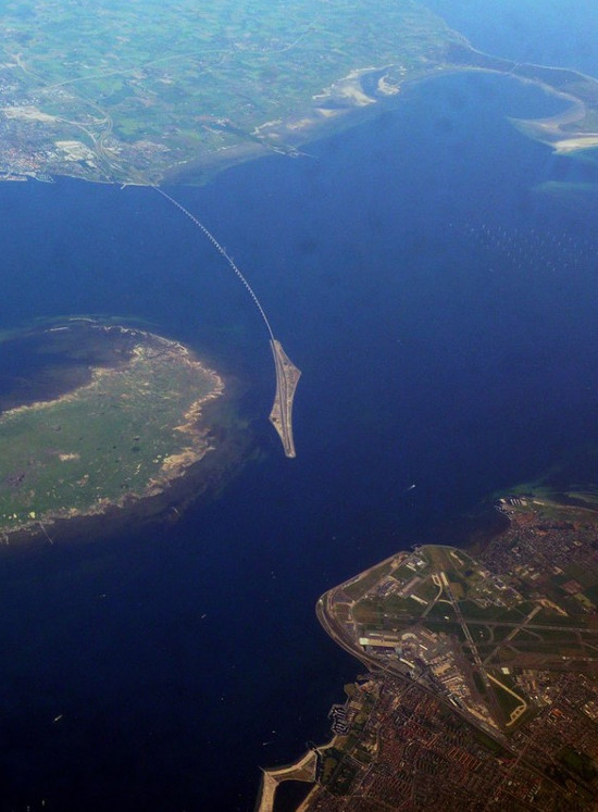 Picture 12 of Startled with the bridge disappearing in the sea