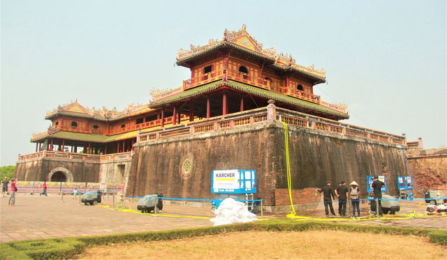 Picture 1 of Steam Cleaning - technology used to clean Ngo Mon Gate of Hue Citadel