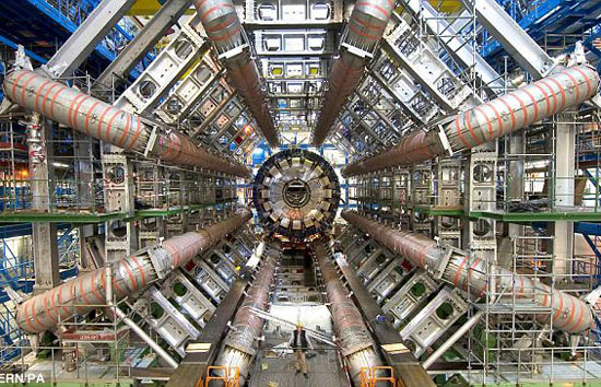 Picture 4 of Stephen Hawking: How to create a time-traveling travel machine