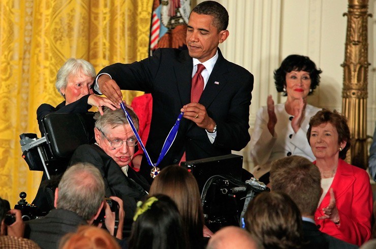 Picture 15 of Stephen Hawking's life through photos