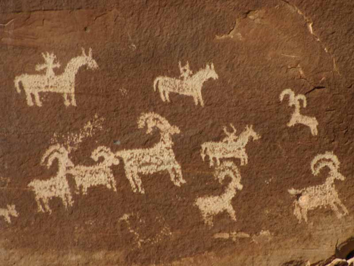 Picture 6 of Stone carvings in the Altai range