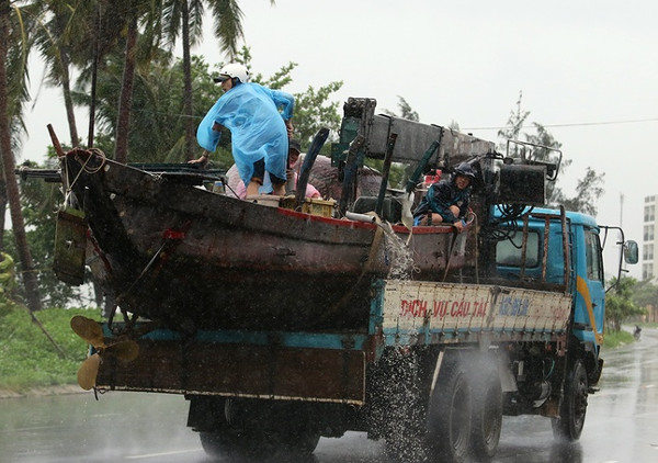 Picture 7 of Storm has not arrived, Danang has suffered