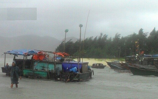 Picture 2 of Storm No. 1 attacked Quang Ninh, Hai Phong
