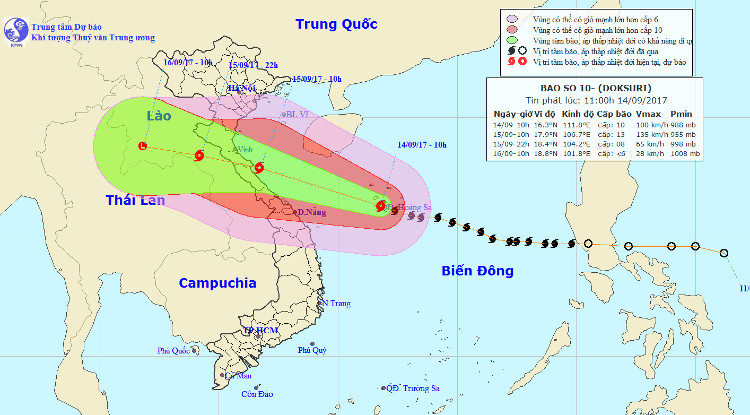 Picture 2 of Storm No. 10 approached the land of Ha Tinh - Quang Binh