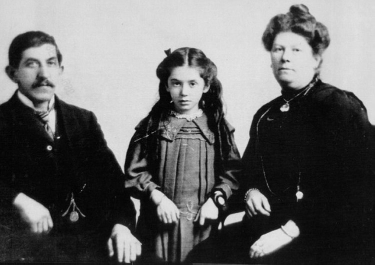 Picture 1 of Story of 9 people who survived the Titanic disaster