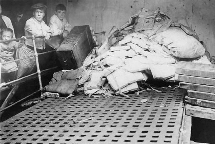 Picture 2 of Story of 9 people who survived the Titanic disaster