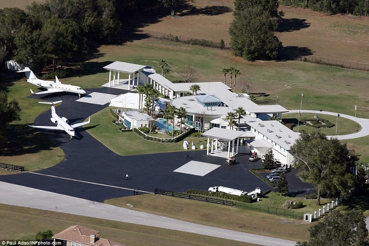 Picture 1 of Strange airports in the world