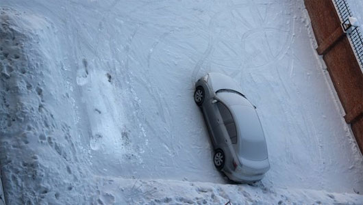Picture 2 of Strange black snow in Siberia