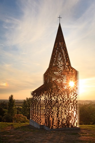 Picture 3 of Strange church has the ability to 'disappear'