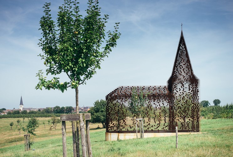Picture 7 of Strange church has the ability to 'disappear'