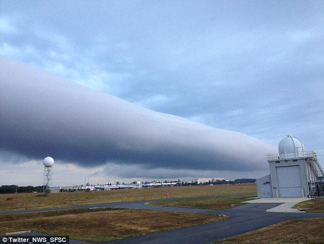 Picture 1 of Strange clouds dance in the sky of Virginia