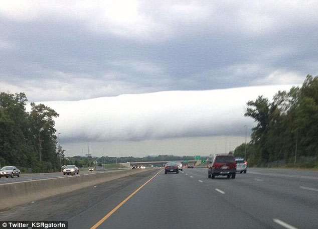 Picture 2 of Strange clouds dance in the sky of Virginia