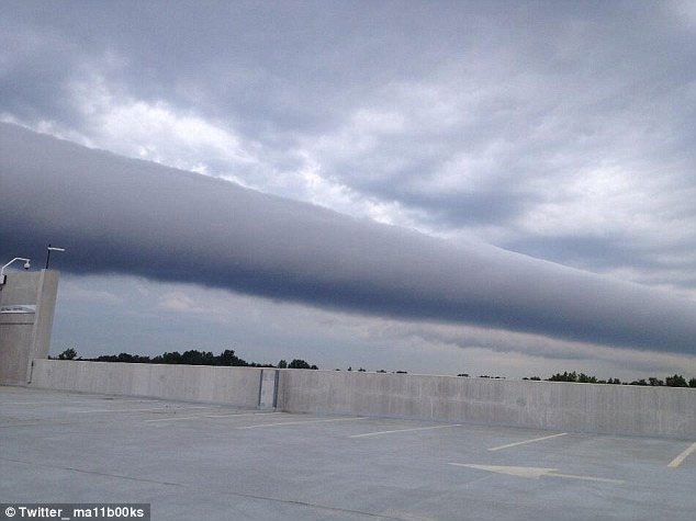 Picture 3 of Strange clouds dance in the sky of Virginia