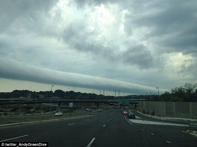 Picture 6 of Strange clouds dance in the sky of Virginia