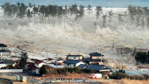 Strange escape phases in disaster images 4