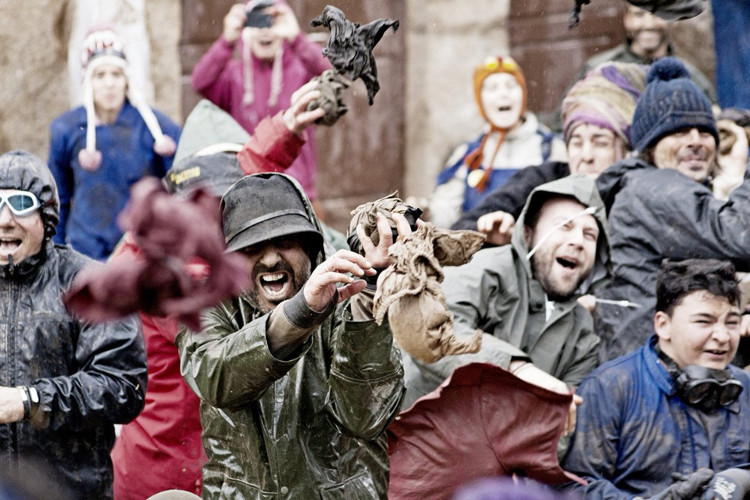 Picture 7 of Strange festivals but attract customers all over the planet
