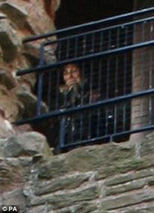 Picture 2 of Strange 'ghost' photos