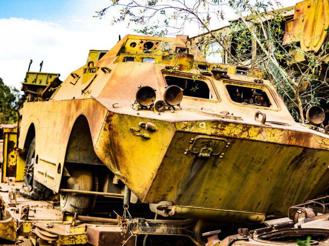 Picture 13 of Strange life in Africa's most mysterious country