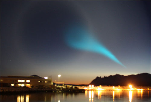 Strange light in the Norwegian sky images 3