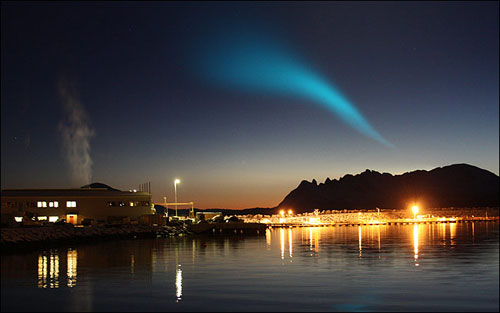 Strange light in the Norwegian sky images 4