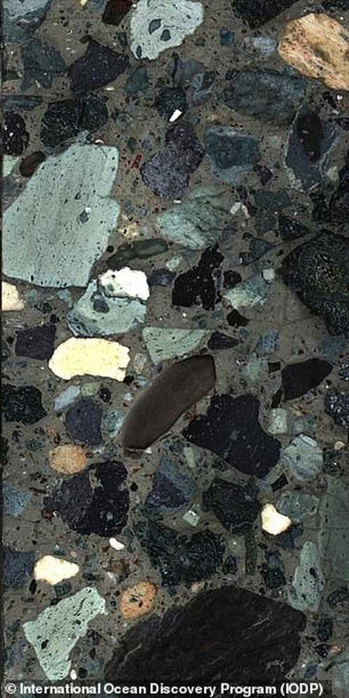 Picture 2 of Strange minerals reveal the day the Earth became 'hell' because of asteroids