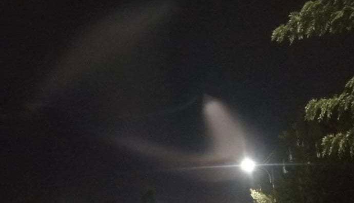 Picture 1 of Strange objects appear in the sky of China